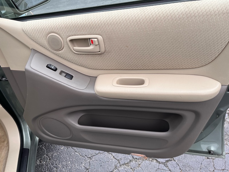 Toyota Highlander V6 2WD with 3rd-Row Seat 2006 Toyota Highlander V6 2WD with 3rd-Row Seat 2006