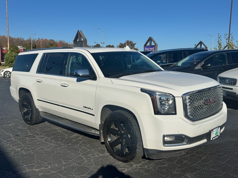 GMC Yukon Denali XL 4WD 2015 GMC Yukon Denali XL 4WD 2015
