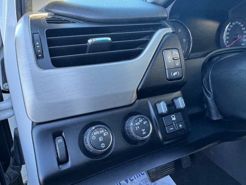 GMC Yukon Denali XL 4WD 2015 GMC Yukon Denali XL 4WD 2015