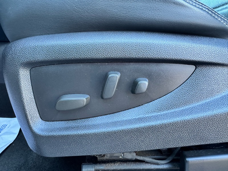 GMC Yukon Denali XL 4WD 2015 GMC Yukon Denali XL 4WD 2015