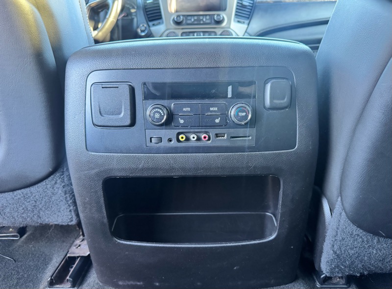 GMC Yukon Denali XL 4WD 2015 GMC Yukon Denali XL 4WD 2015