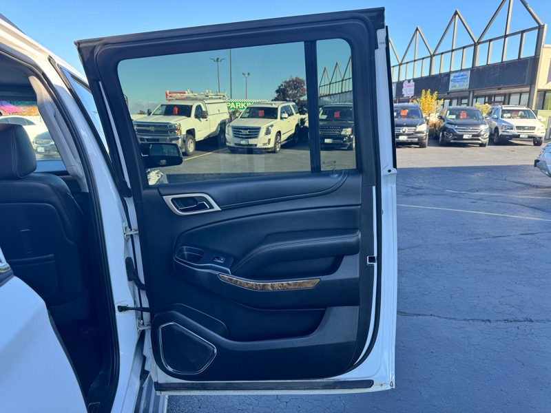 GMC Yukon Denali XL 4WD 2015 GMC Yukon Denali XL 4WD 2015