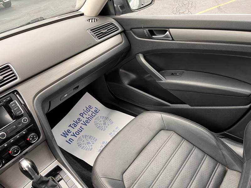 Volkswagen Passat SE 6A 2015 Volkswagen Passat SE 6A 2015