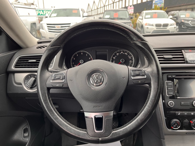 Volkswagen Passat SE 6A 2015 Volkswagen Passat SE 6A 2015