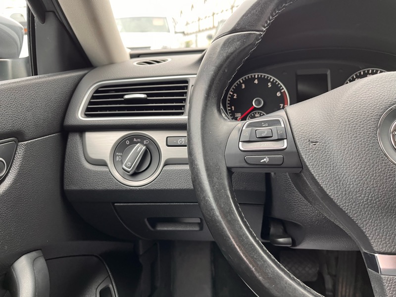 Volkswagen Passat SE 6A 2015 Volkswagen Passat SE 6A 2015