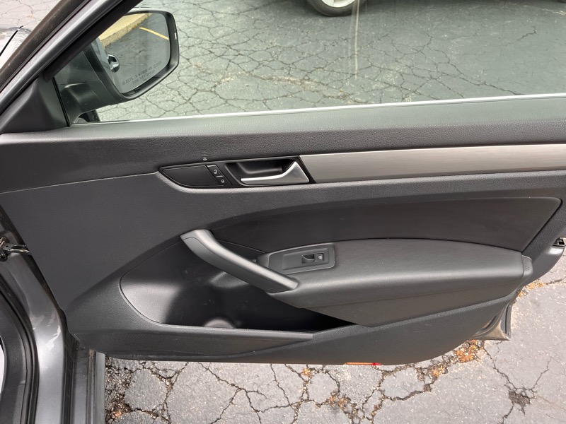 Volkswagen Passat SE 6A 2015 Volkswagen Passat SE 6A 2015