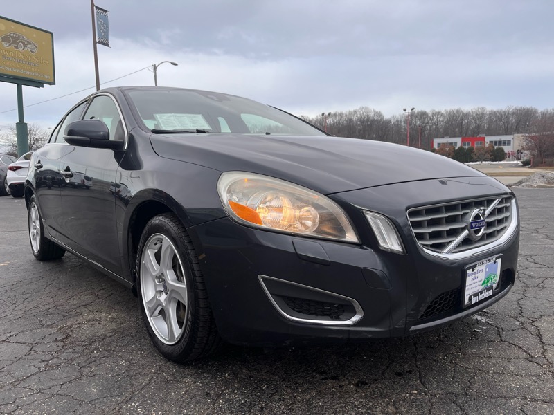 Volvo S60 T5 4D Sedan AWD 2013