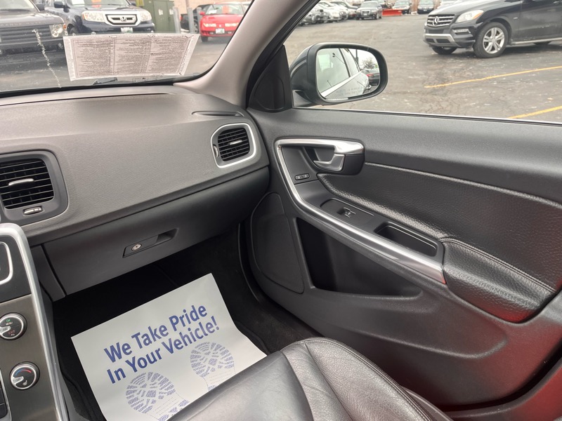 Volvo S60 T5 4D Sedan AWD 2013