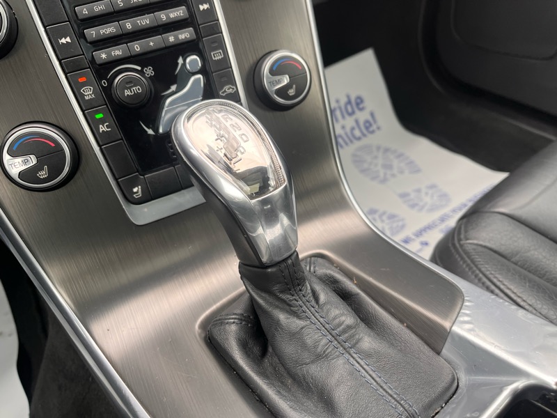 Volvo S60 T5 4D Sedan AWD 2013