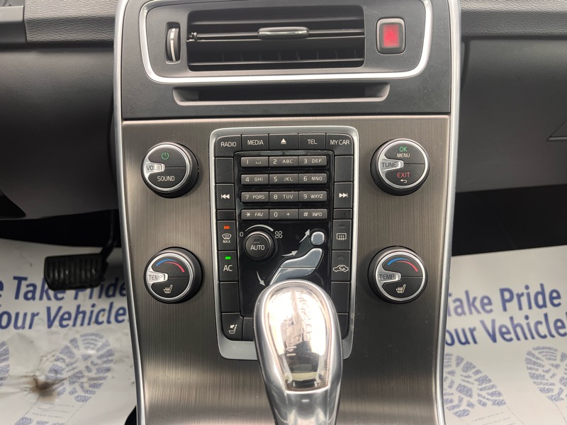 Volvo S60 T5 4D Sedan AWD 2013