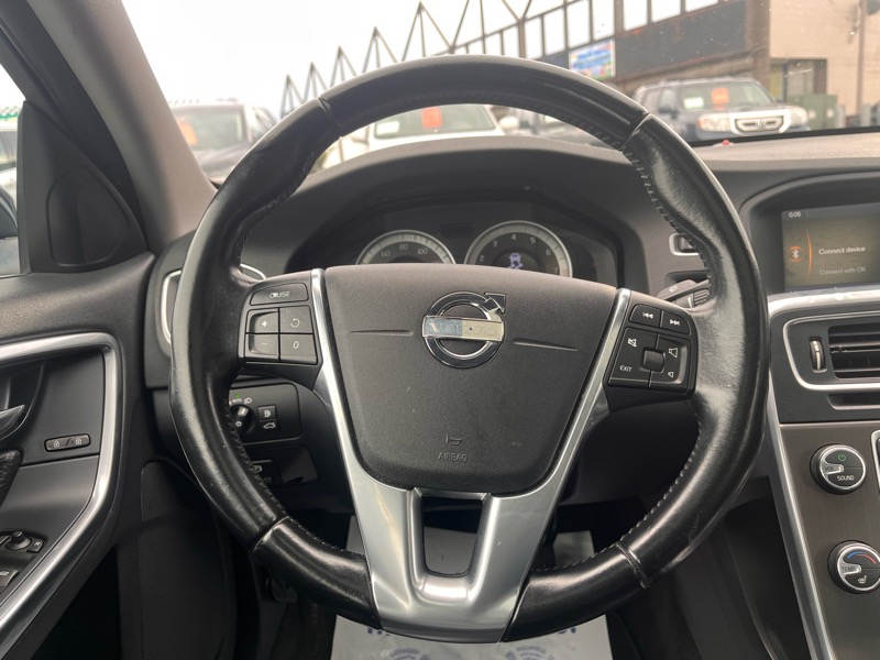 Volvo S60 T5 4D Sedan AWD 2013