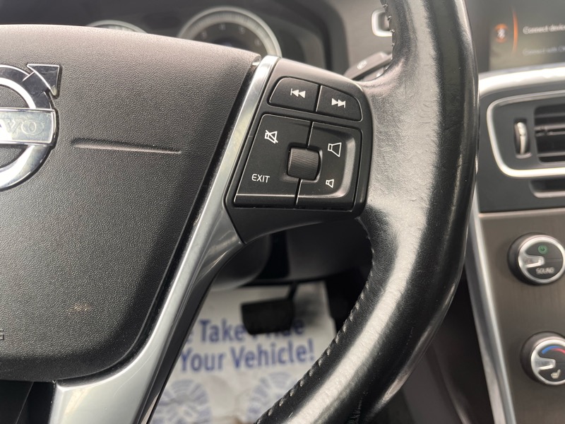 Volvo S60 T5 4D Sedan AWD 2013