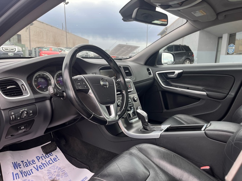 Volvo S60 T5 4D Sedan AWD 2013