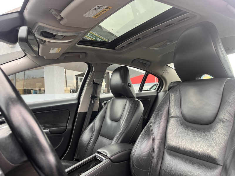 Volvo S60 T5 4D Sedan AWD 2013