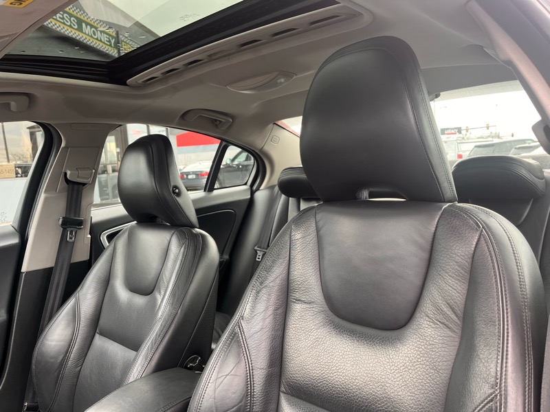 Volvo S60 T5 4D Sedan AWD 2013