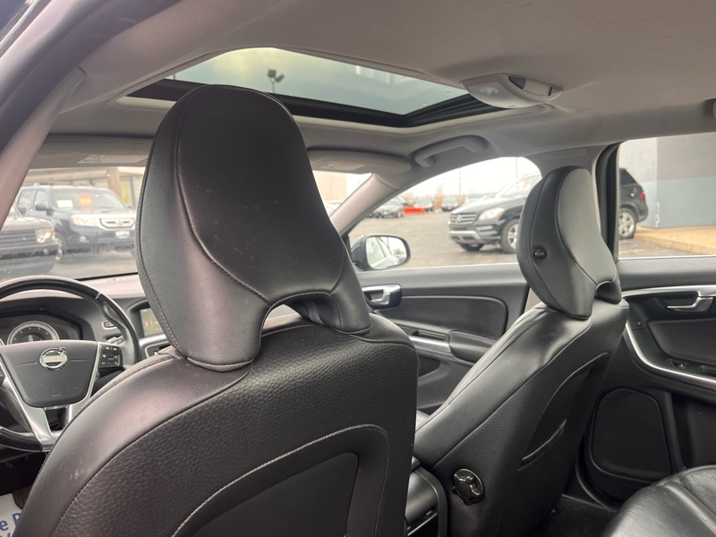 Volvo S60 T5 4D Sedan AWD 2013