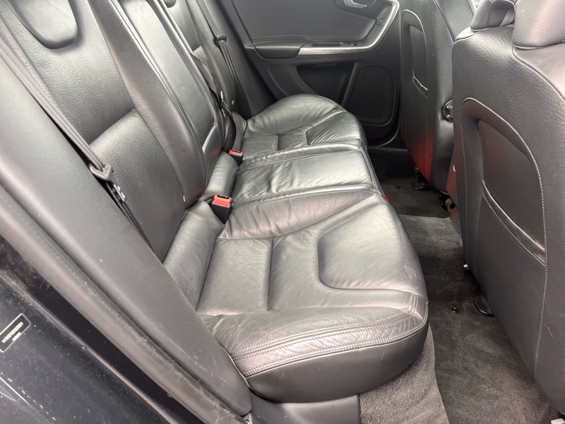 Volvo S60 T5 4D Sedan AWD 2013