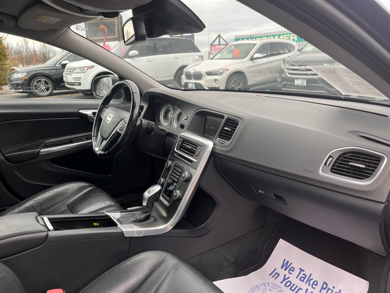 Volvo S60 T5 4D Sedan AWD 2013