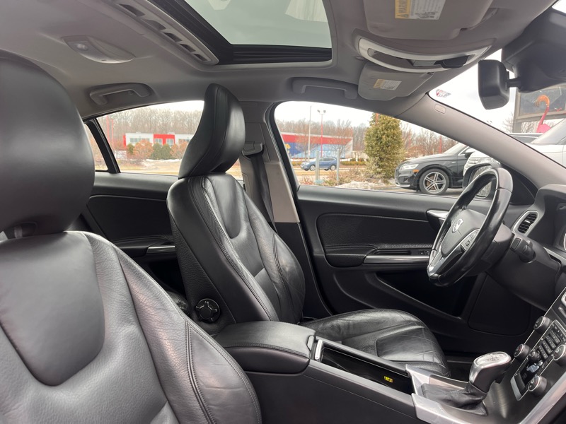 Volvo S60 T5 4D Sedan AWD 2013