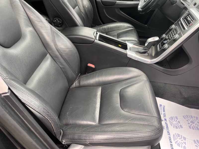 Volvo S60 T5 4D Sedan AWD 2013