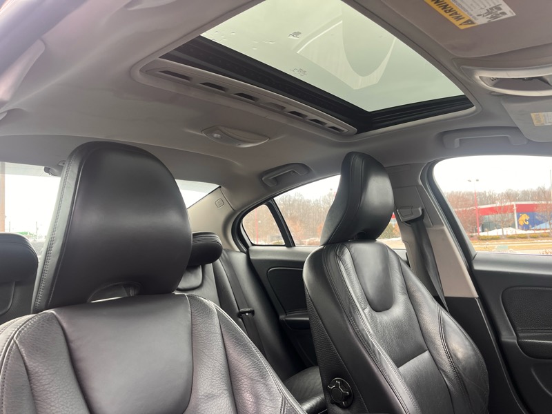 Volvo S60 T5 4D Sedan AWD 2013