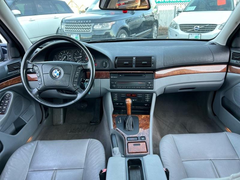 BMW 5-Series 525i 2001