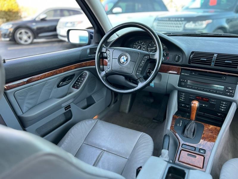 BMW 5-Series 525i 2001