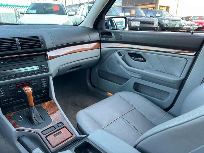 BMW 5-Series 525i 2001