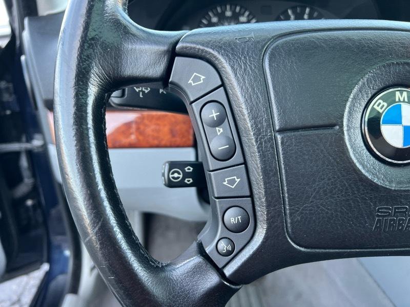 BMW 5-Series 525i 2001