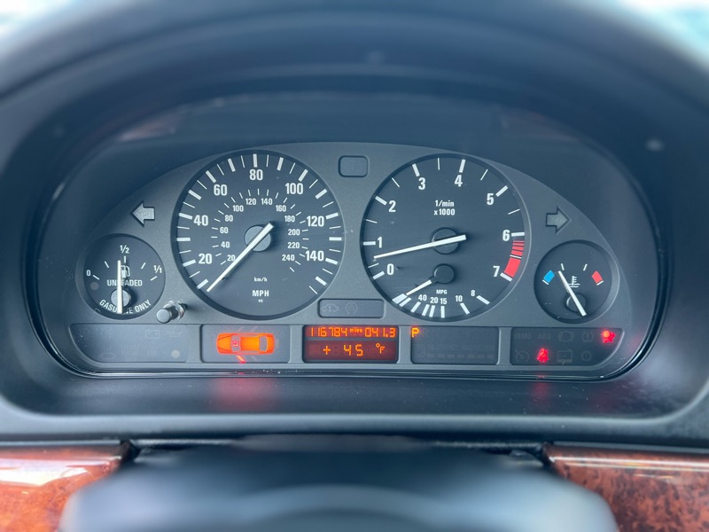 BMW 5-Series 525i 2001