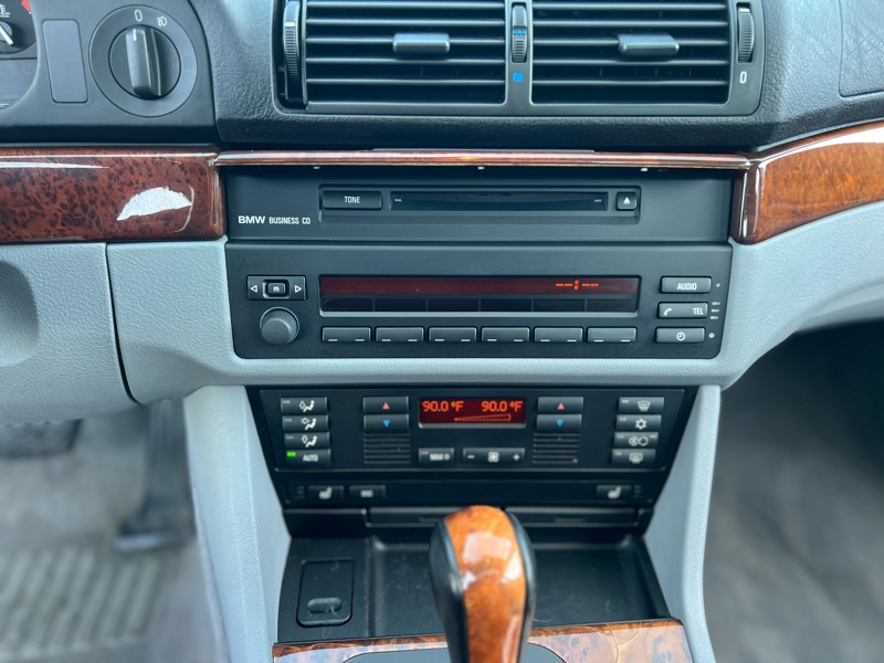 BMW 5-Series 525i 2001