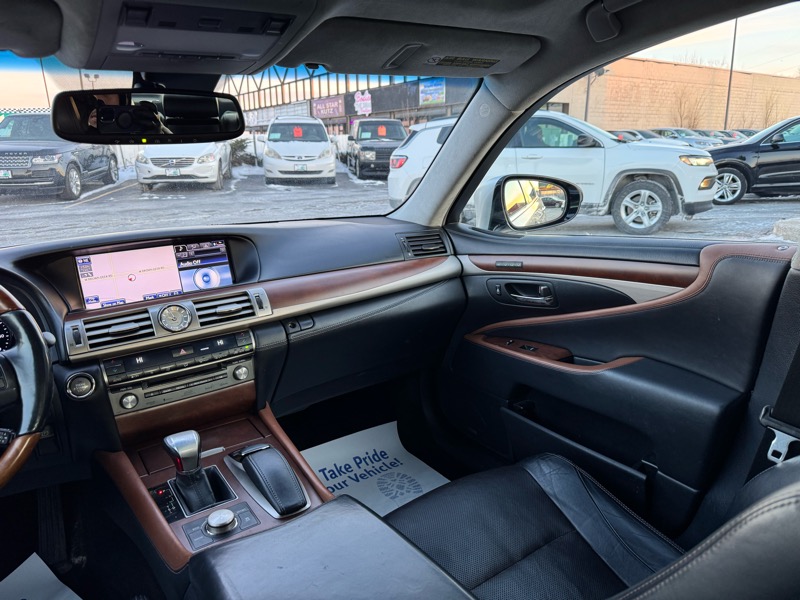 Lexus LS 460 L Luxury Sedan AWD 2013