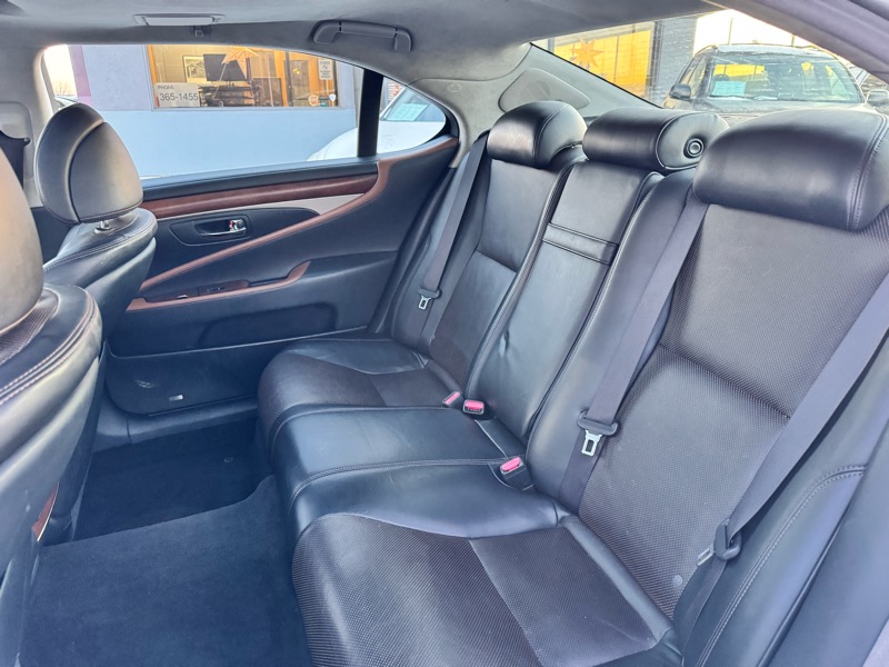 Lexus LS 460 L Luxury Sedan AWD 2013