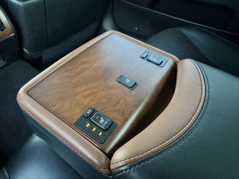 Lexus LS 460 L Luxury Sedan AWD 2013