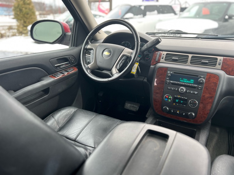 Chevrolet Suburban LT 1500 4WD 2013