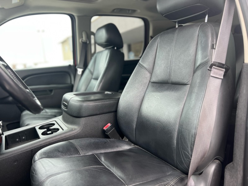 Chevrolet Suburban LT 1500 4WD 2013