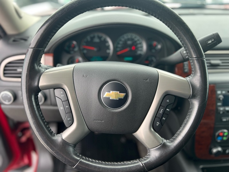 Chevrolet Suburban LT 1500 4WD 2013