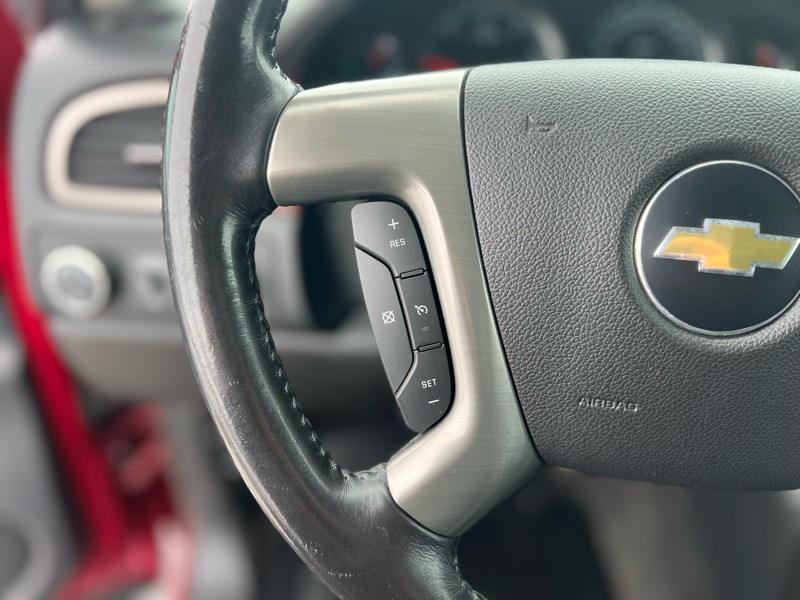 Chevrolet Suburban LT 1500 4WD 2013