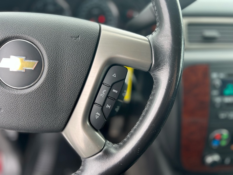 Chevrolet Suburban LT 1500 4WD 2013