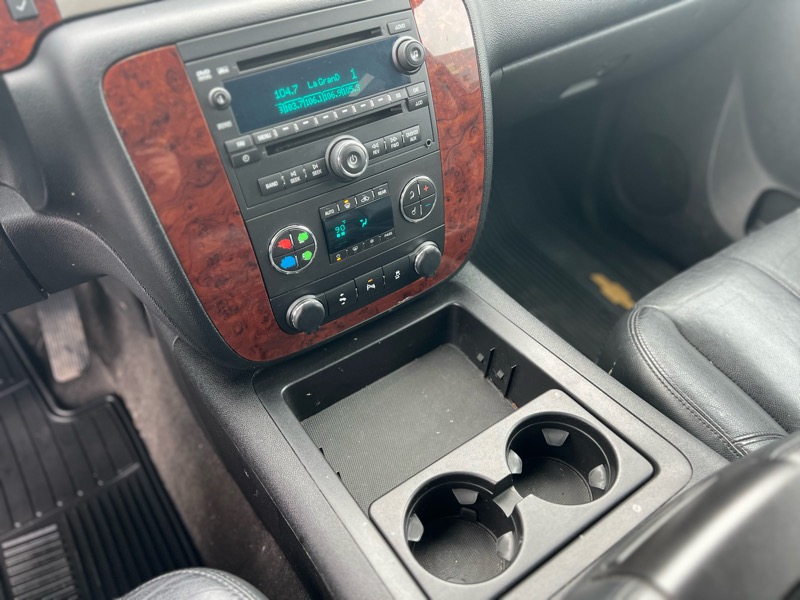 Chevrolet Suburban LT 1500 4WD 2013