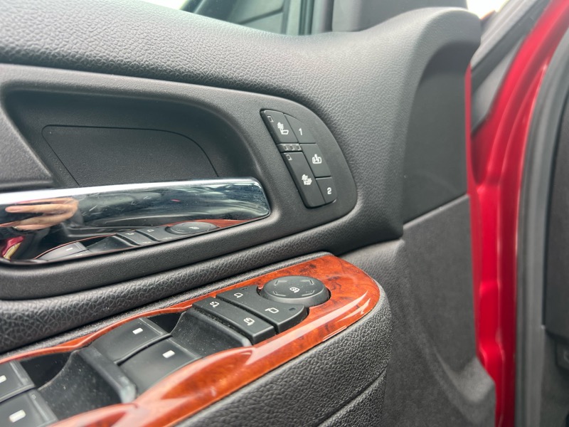 Chevrolet Suburban LT 1500 4WD 2013