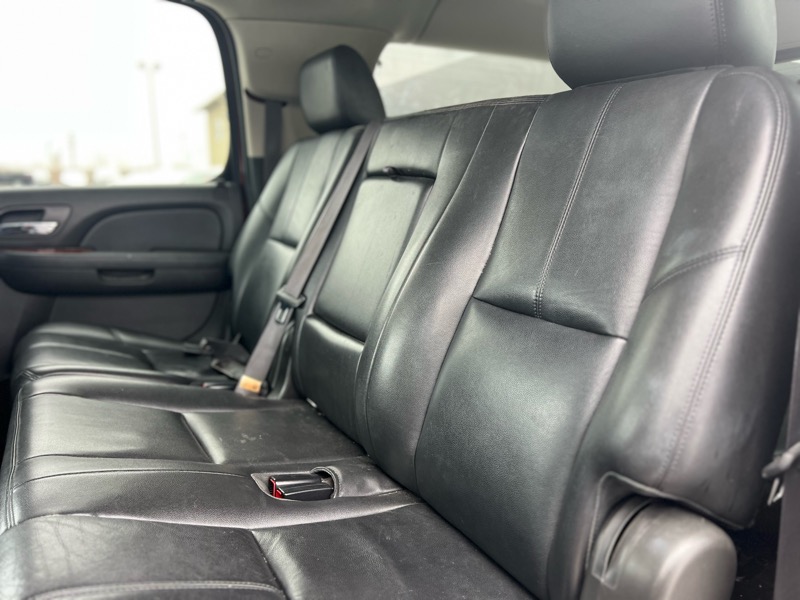 Chevrolet Suburban LT 1500 4WD 2013