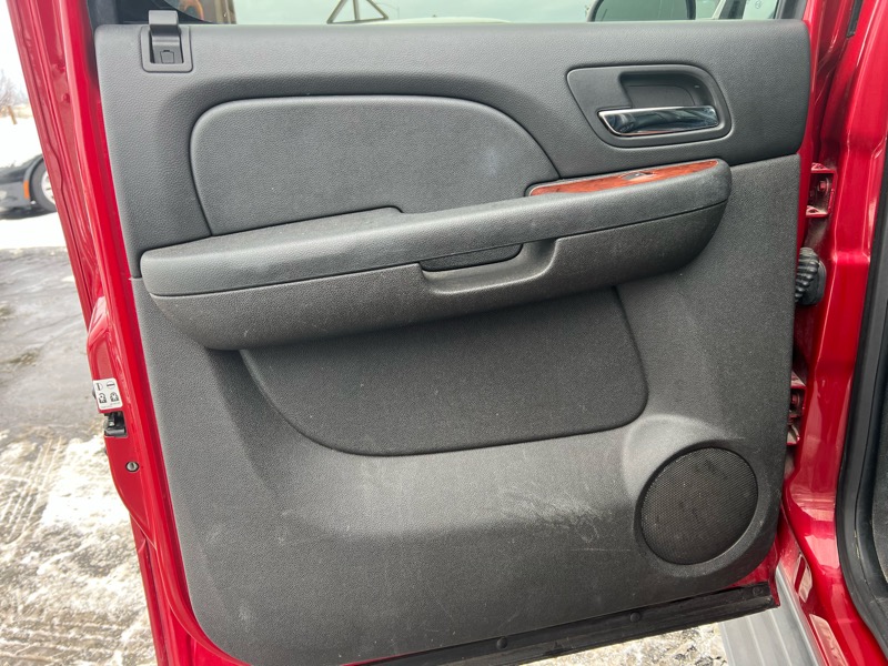 Chevrolet Suburban LT 1500 4WD 2013