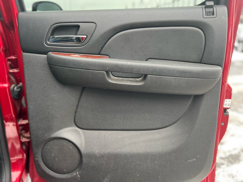 Chevrolet Suburban LT 1500 4WD 2013