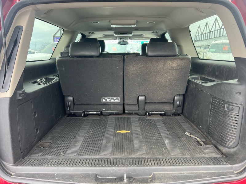 Chevrolet Suburban LT 1500 4WD 2013