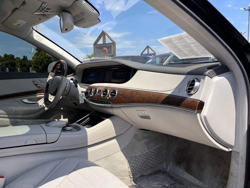Mercedes-Benz S-Class S550 4MATIC 2014