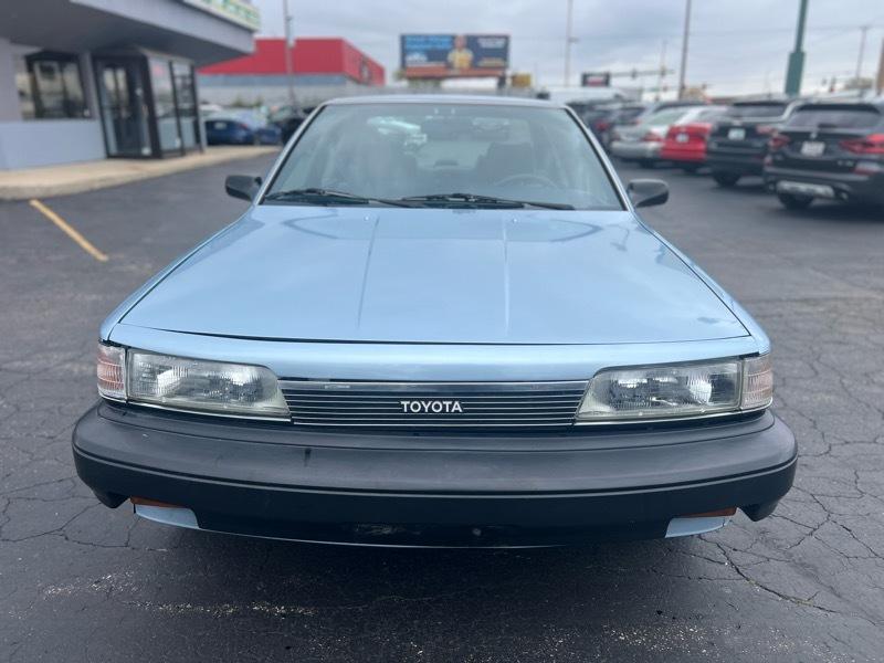 Toyota Camry DLX 1990