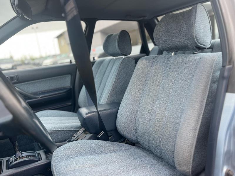 Toyota Camry DLX 1990