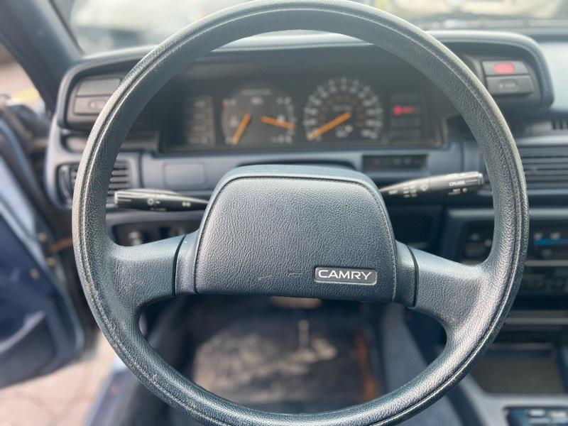 Toyota Camry DLX 1990
