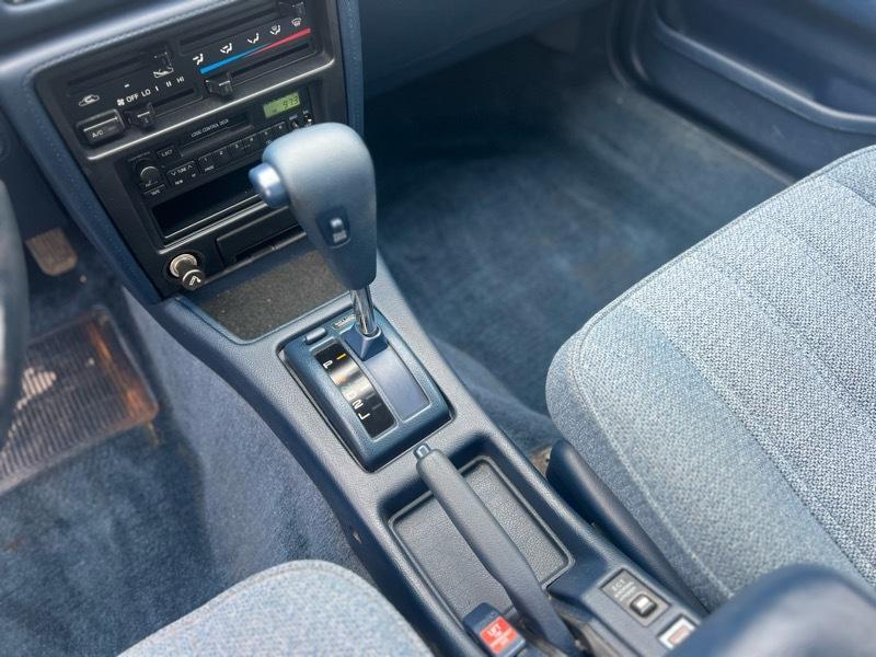 Toyota Camry DLX 1990